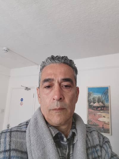 Professional Male seeks a single or double room Main Photo