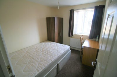 🔥 Central London Living • Shadwell • Bills In Main Photo