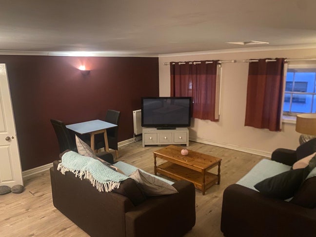 Spacious double room with private bathroom  Main Photo