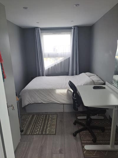 Double furnished bedroom with own bathroom!  Main Photo