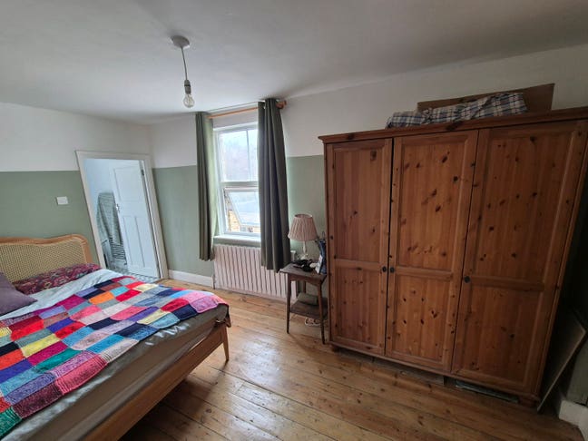 Large newly renovated ensuite Main Photo