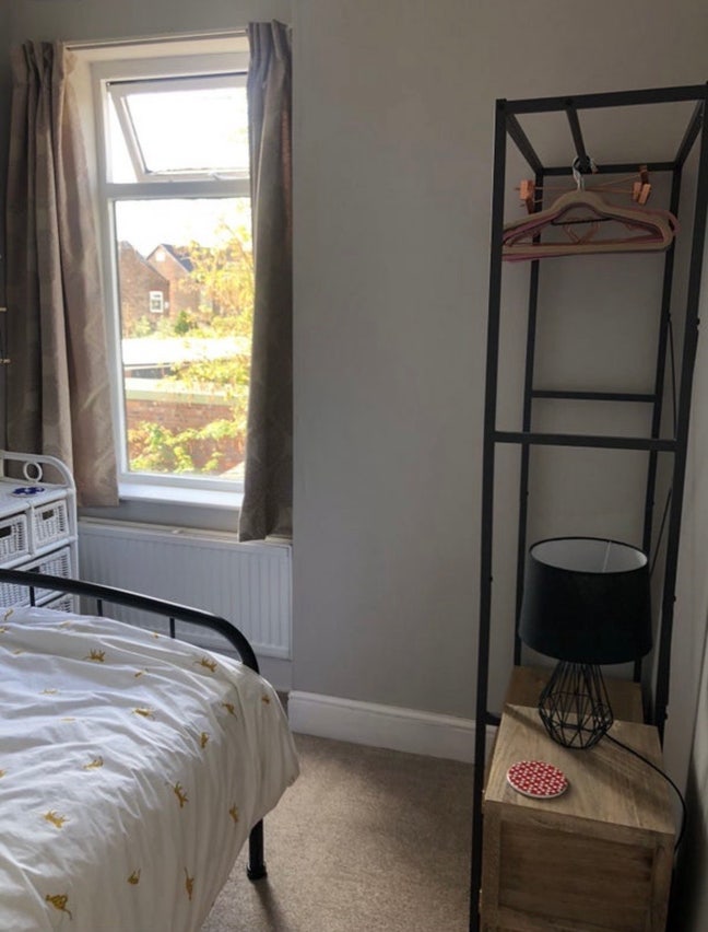 Double room in Eccles town centre  Main Photo