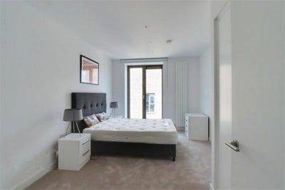 Luxury Room in Penthouse Apartment with Bathroom Main Photo