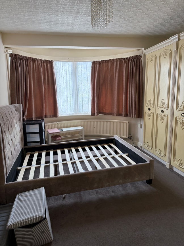 Double Room for Rent in London NW9  Main Photo