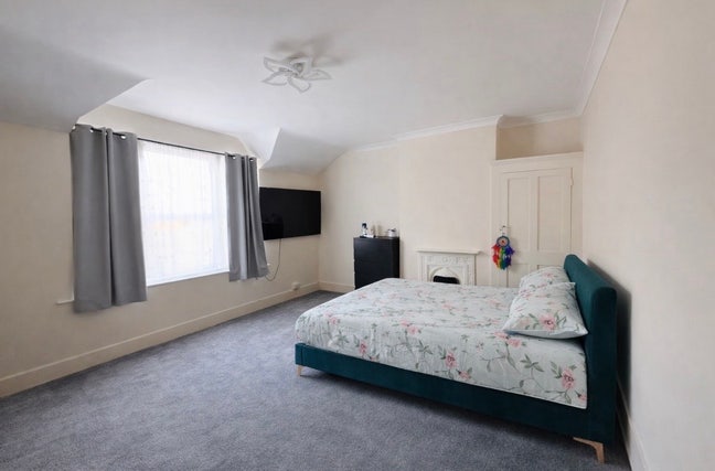 Quiet, Spacious Home – Perfect for Professionals Main Photo