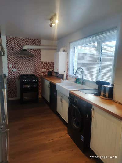 Room to rent Main Photo