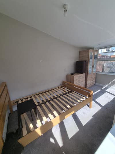 Fully Furnished Bedroom 550 Main Photo