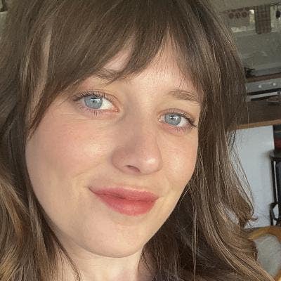 Delightful 27-Year-Old Seeking Room Main Photo