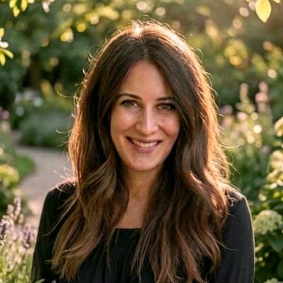 Professional Female seeks a double room Main Photo