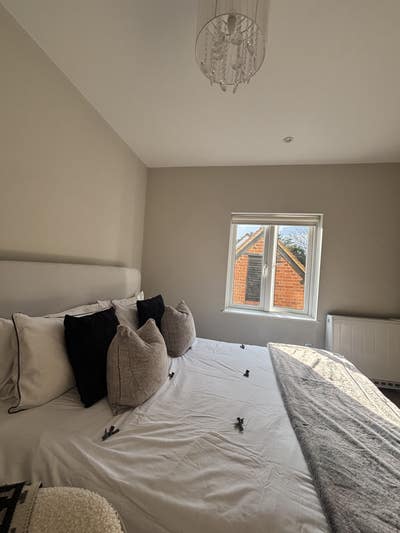 Spacious Double Bedroom Available in 2-Bed Flat  Main Photo
