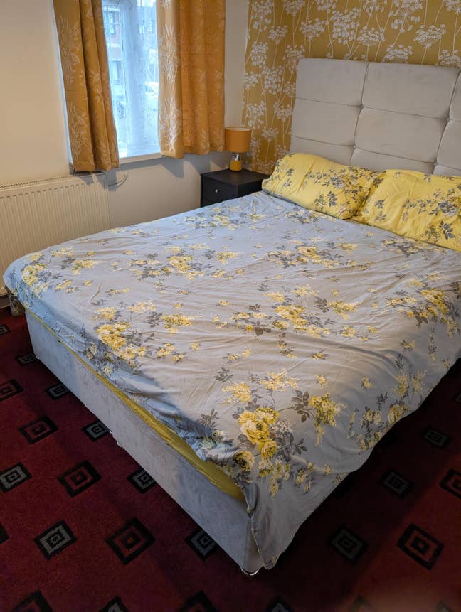 Spacious Double Room – Great Location Main Photo