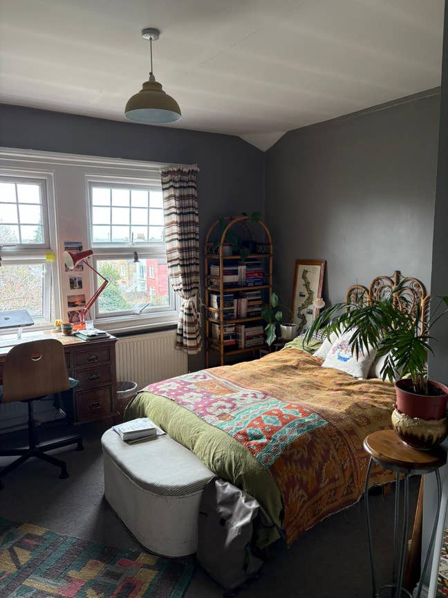 Large ensuite room with beautiful garden view. Main Photo