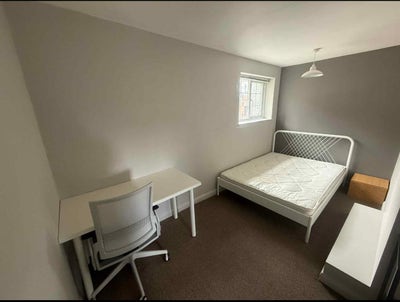 Furnished Double Rooms Available  Main Photo