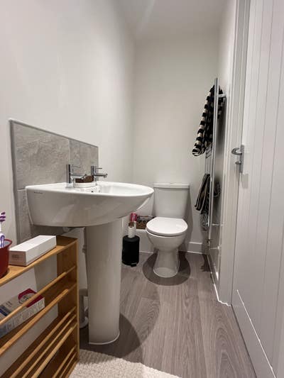 Double room with en-suite for rent bills included Main Photo