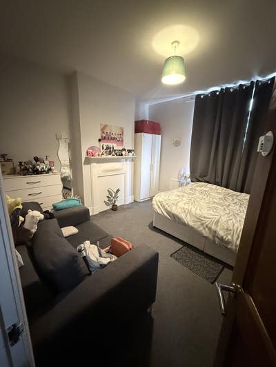 Spacious Double Room Available near Wood Green Main Photo