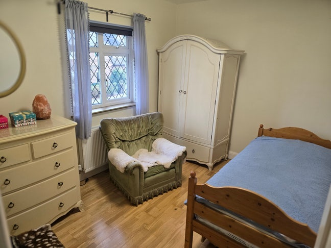 One Bedroom to Share in House Main Photo