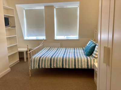 Lovely Ensuite Room! Available NOW!  Main Photo