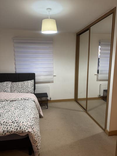 Large Spacious Ensuite Room in Modern 2-Bed Flat Main Photo