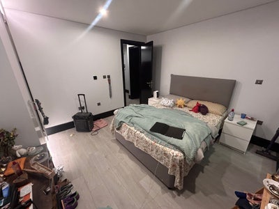 Spacious Fully Furnished Double Room Zone 1 Main Photo