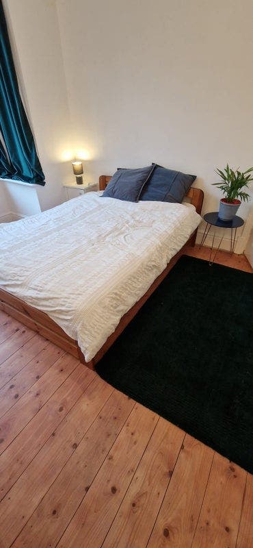 Lovely double room in Whalley range Main Photo