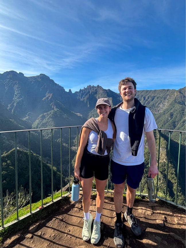 Couple looking for double room Main Photo