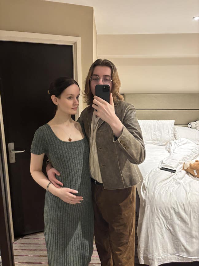 20 and 22yr old couple looking for a flat Main Photo