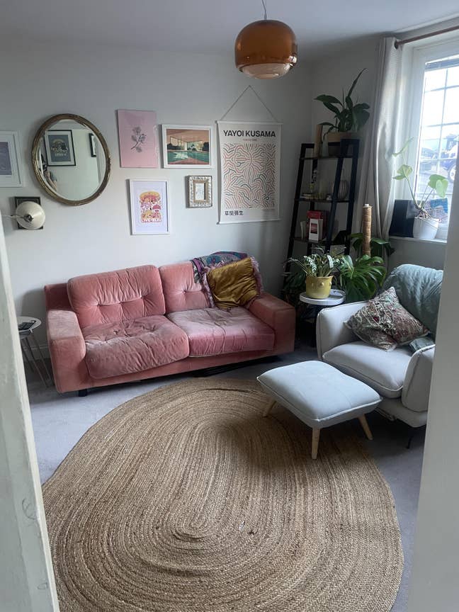 Mon-Fri, furnished double room Main Photo