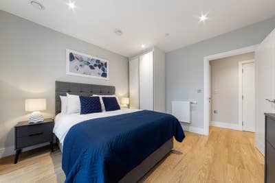 Furnished Double Room, with Ensuite in New Flat Main Photo