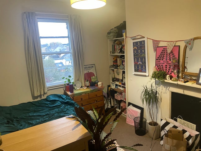 Double room in large townhouse, excellent location Main Photo