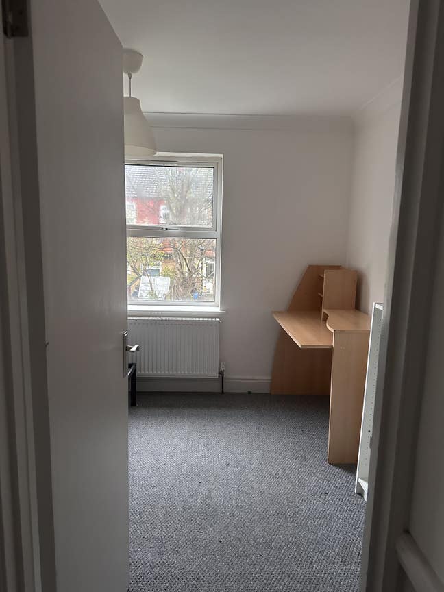 Cosy Room with Storage Cabinet for Rent  Main Photo