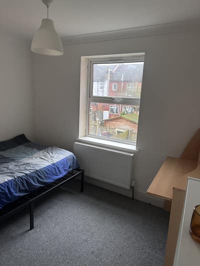 (Negotiable) Cosy Room W/ Built-in Storage Cabinet Main Photo