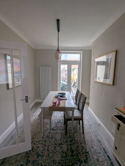 Spare room in relaxed house Main Photo