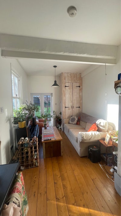Double room in central Guildford 3-bed flat  Main Photo