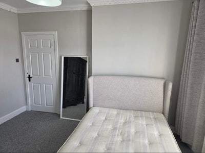 Double Room to Rent in Modern Furnished Apartment  Main Photo