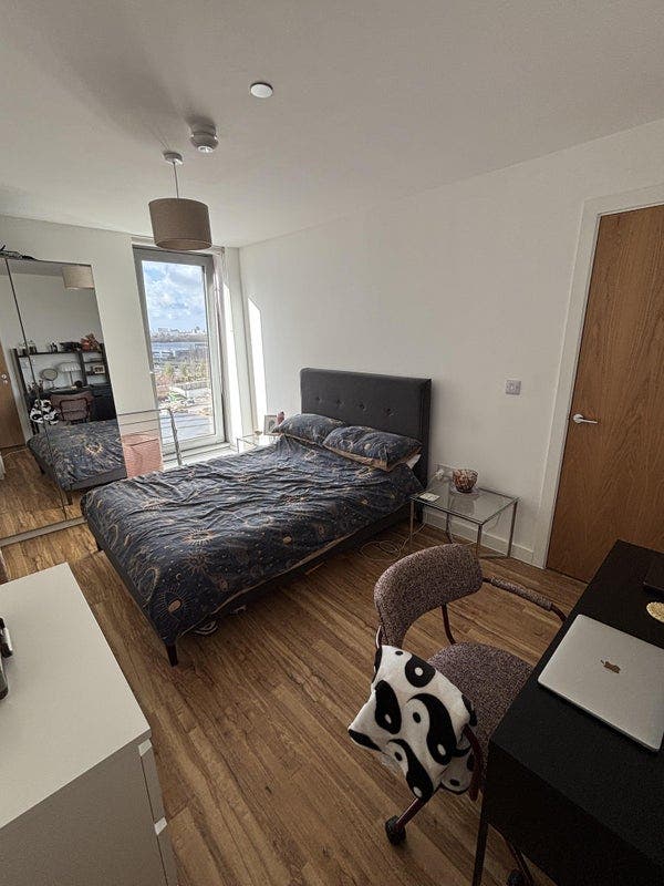 Master bedroom with en-suite, MediaCity, &pound;650 Main Photo