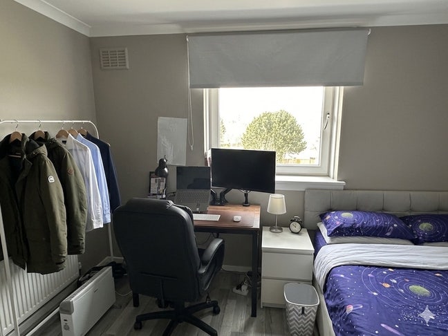 [Double Room] Free Desktop Spacious Room Main Photo