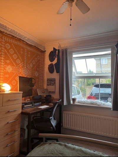 Double Room All Bills Included in Cowley Main Photo