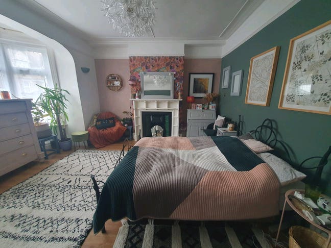 **Huge King Size Room, Parking and Bills Included* Main Photo