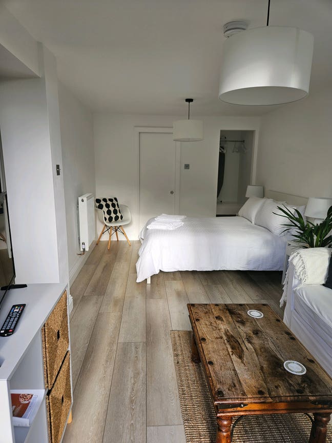 Self contained guest suite Main Photo