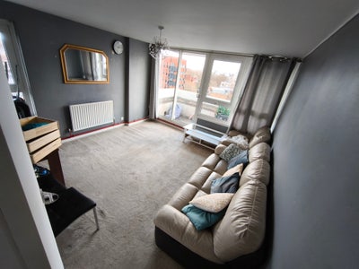 Spacious 1 Bedroom Whole Property- Furnished  Main Photo