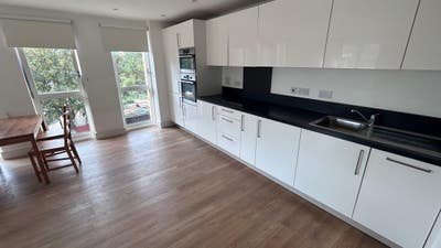 Modern Room, 3-Bed Flat, Ivy Point, London E3 Main Photo