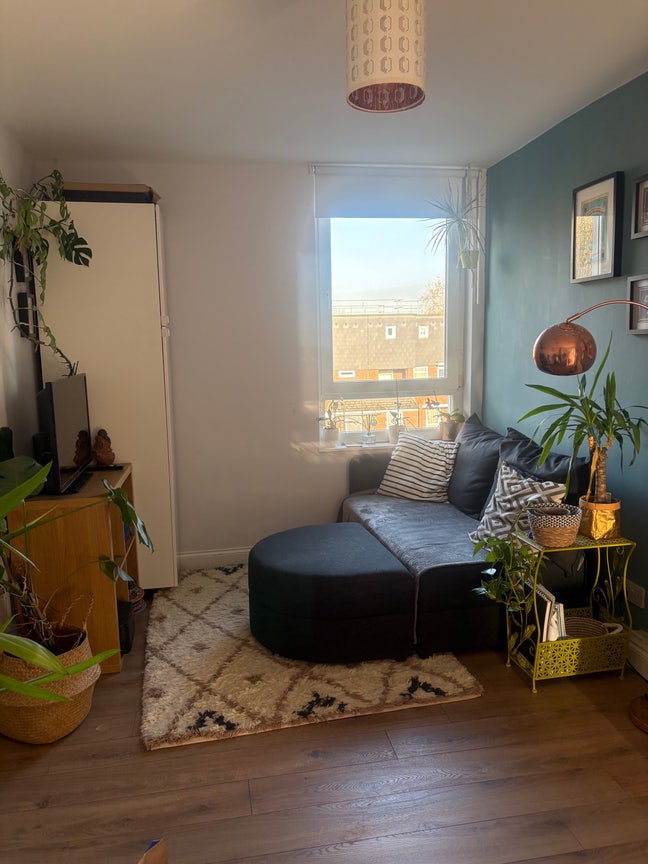 Single Room 2-3 nights per wk - close to Vic Line  Main Photo