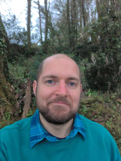 I am a professional male aged 37. I am lookin... Main Photo