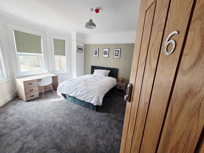 Ensuites available. Near the train station.  Main Photo