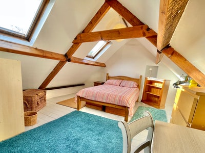 Large double attic room, Horsley, GL6 Main Photo