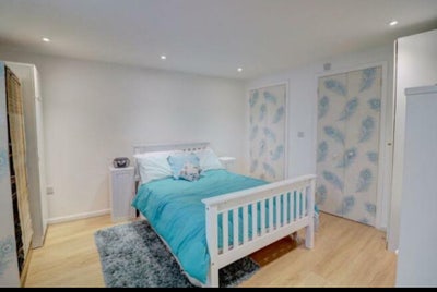 Clean and Quiet House Main Photo