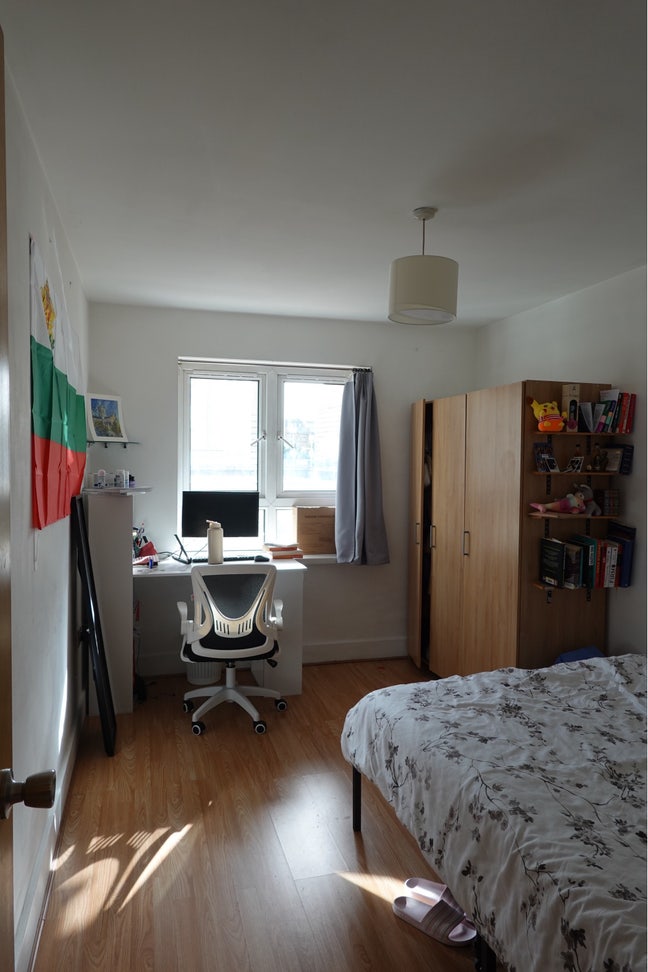 Double bedroom in Island Gardens Main Photo