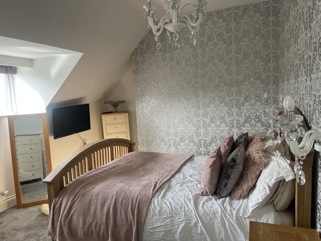 Gorgeous double bedrooms with large en-suite Main Photo