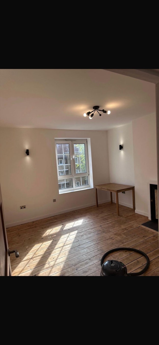  Double room in wapping 2rent  Main Photo
