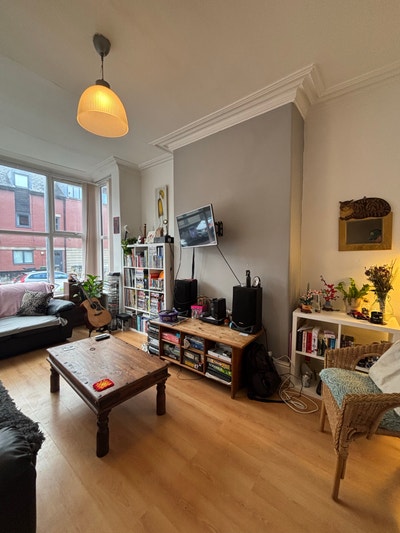 Bedroom available to rent Meanwood Main Photo